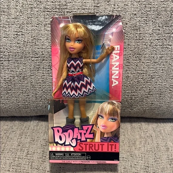 Bratz Fianna Doll - 2012 - Picture 1 of 15